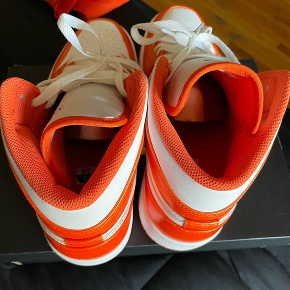 Jordan mid 1 orange main image 5